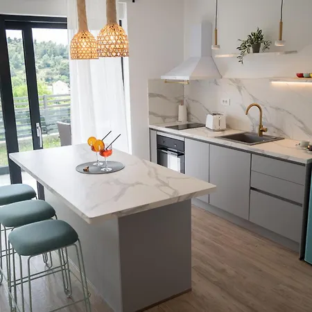 Four M No1 Apartment *