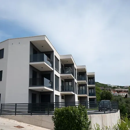 Apartment Four M No1