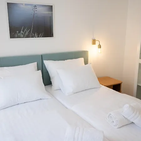 Apartment Four M No1 *