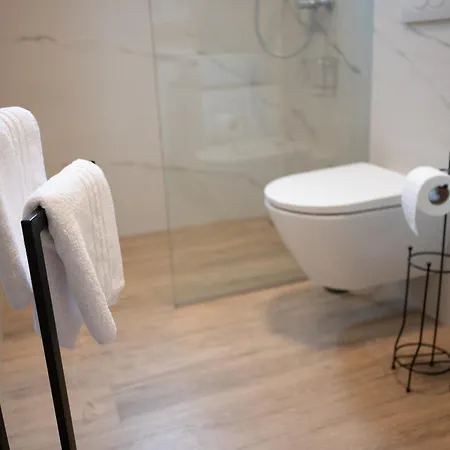 Apartment Four M No1 *