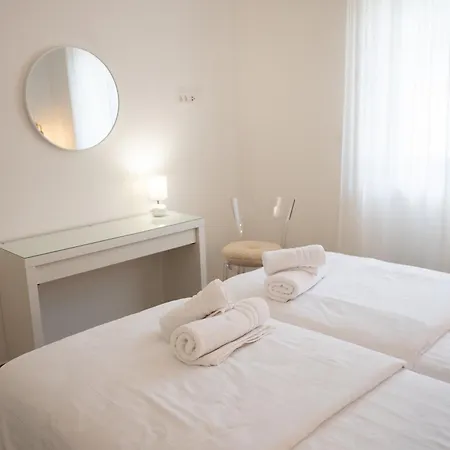 Apartment Four M No1